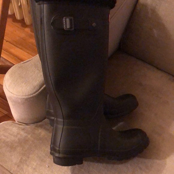 Gorgeous Hunter black tall matte Sheepskin Winter Snow boots 8 - Picture 9 of 15